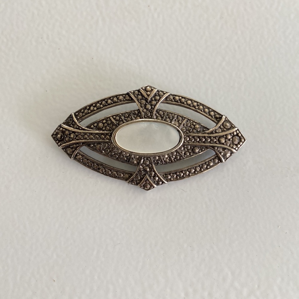Avon Victorian Elegance Mother Of Pearl /Faux Marcasite Brooch